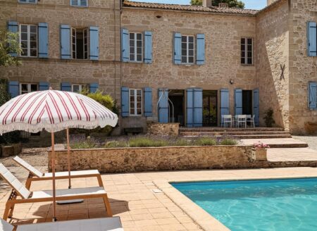 chateau-degay-pool-courtyard chateau-degay-pool-courtyard